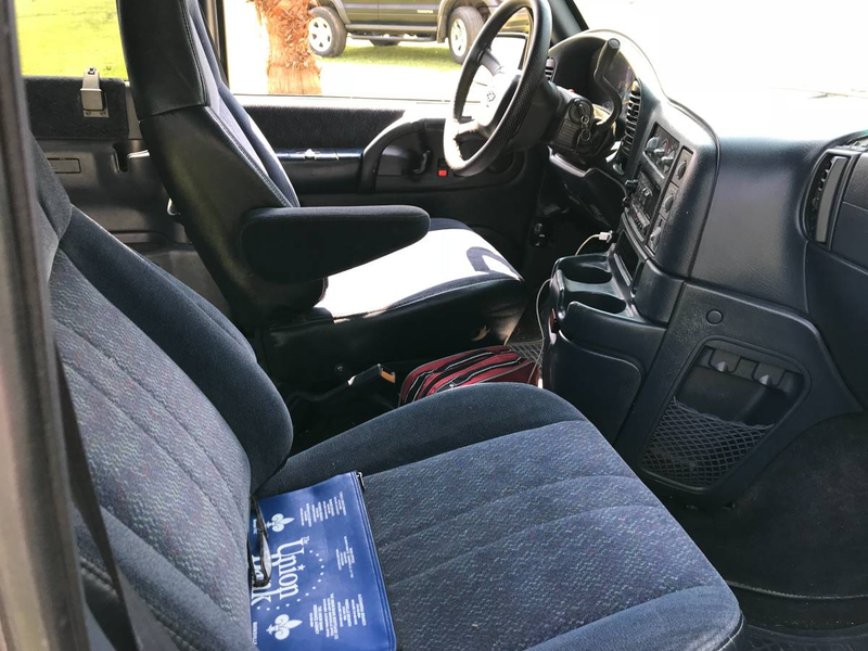 Illustration for article titled At $5,000, Could This 2001 Chevy Astro 4X4 Make Anytime Van Time?